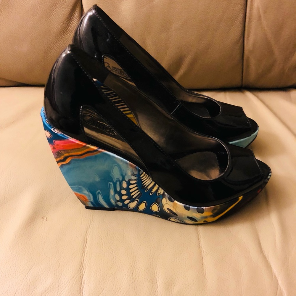 Carlos Santana wedge heels